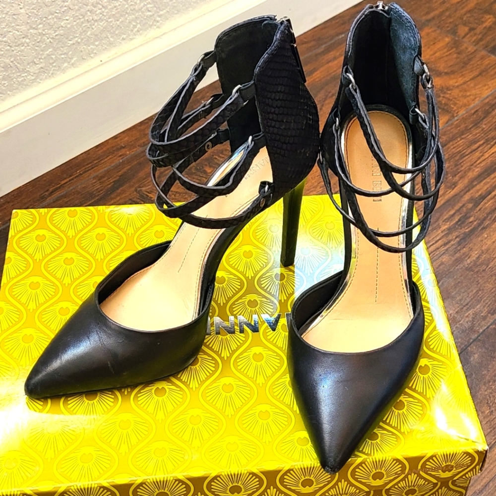 Gianni Bini black strappy pumps